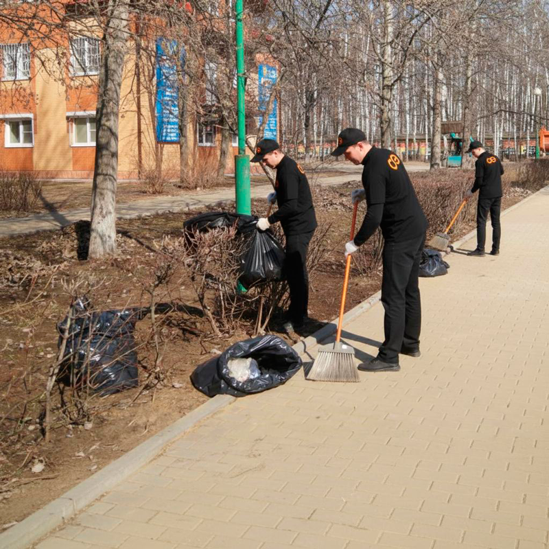 Уборка территории  в Ладушкине